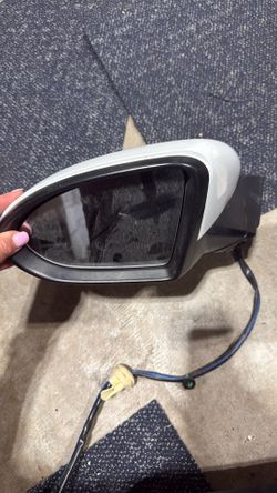2017 Volkswagen GTI right mirror