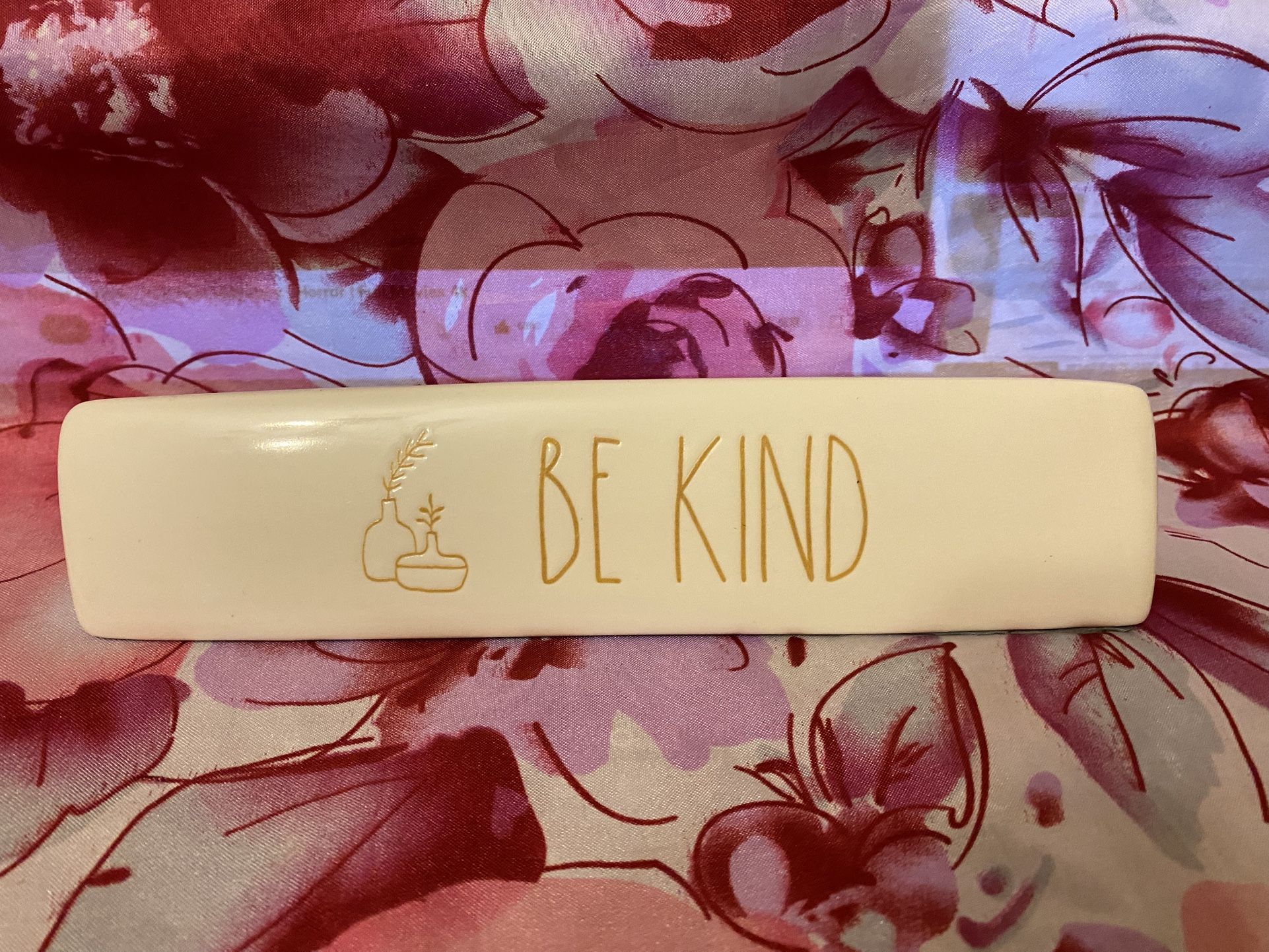 Rae Dunn “Be Kind” ceramic paperweight 189
