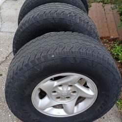 Selling  ( 4 ) Aluminum Rims With The Tires Size 265-75-R16  