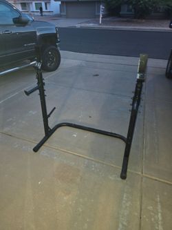Adjustable squat rack