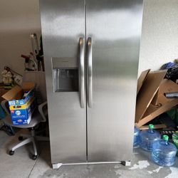 Frigidaire Refrigerator 