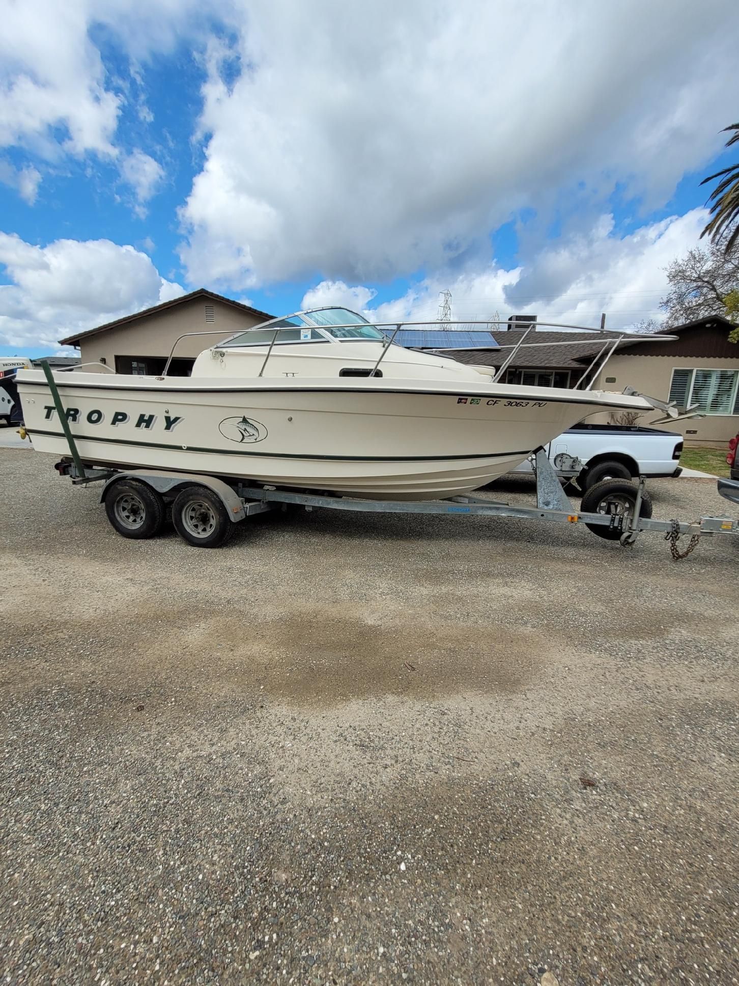 2001 21 Foot Bayliner Trophy