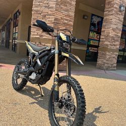 2025 Surron Ultra Bee 