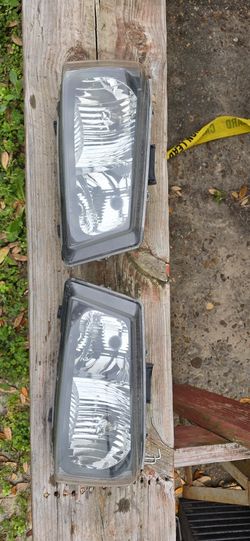 03-07 Classic Cat Eye Headlights