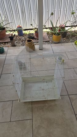 Jaula Amarilla Para Aves En Buenas Condiciones