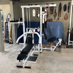 Paramount full body workout machine 20+ exercises works perfect like new