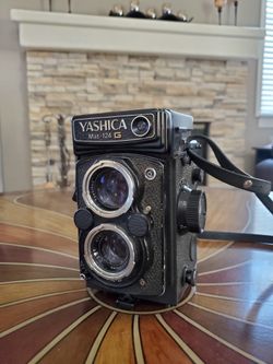 Yashica Mat - 124 G