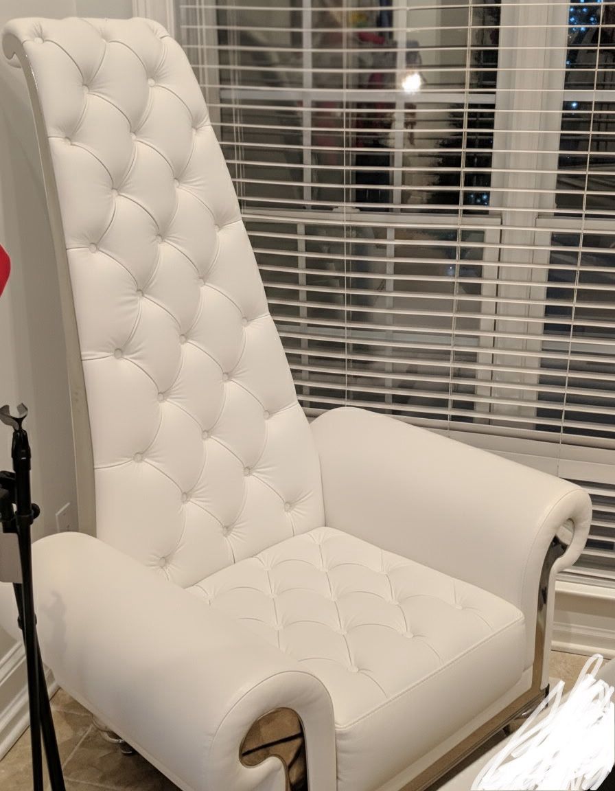 Club Throne Chair