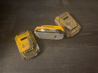 Dewalt 20V lithium ion batteries x3