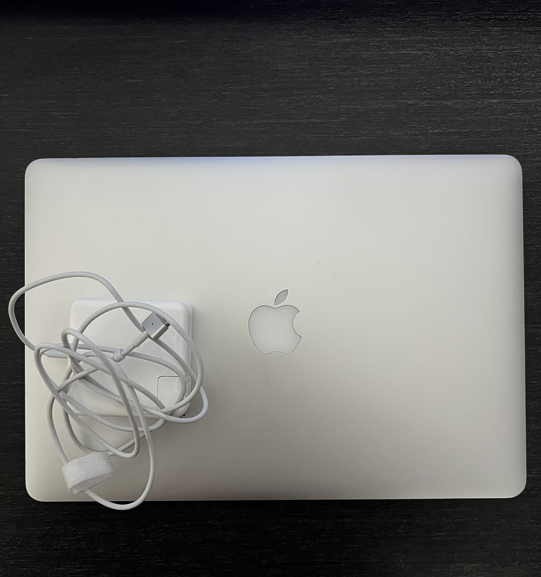 MacBook Pro 15” Retina Mid 2015 i7 16GB RAM 512GB SSD Works Great