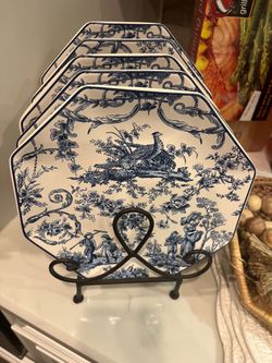 Set of 6 beautiful dessert/salad plates