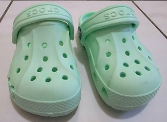 New Toddler Mint green Crocs size 7