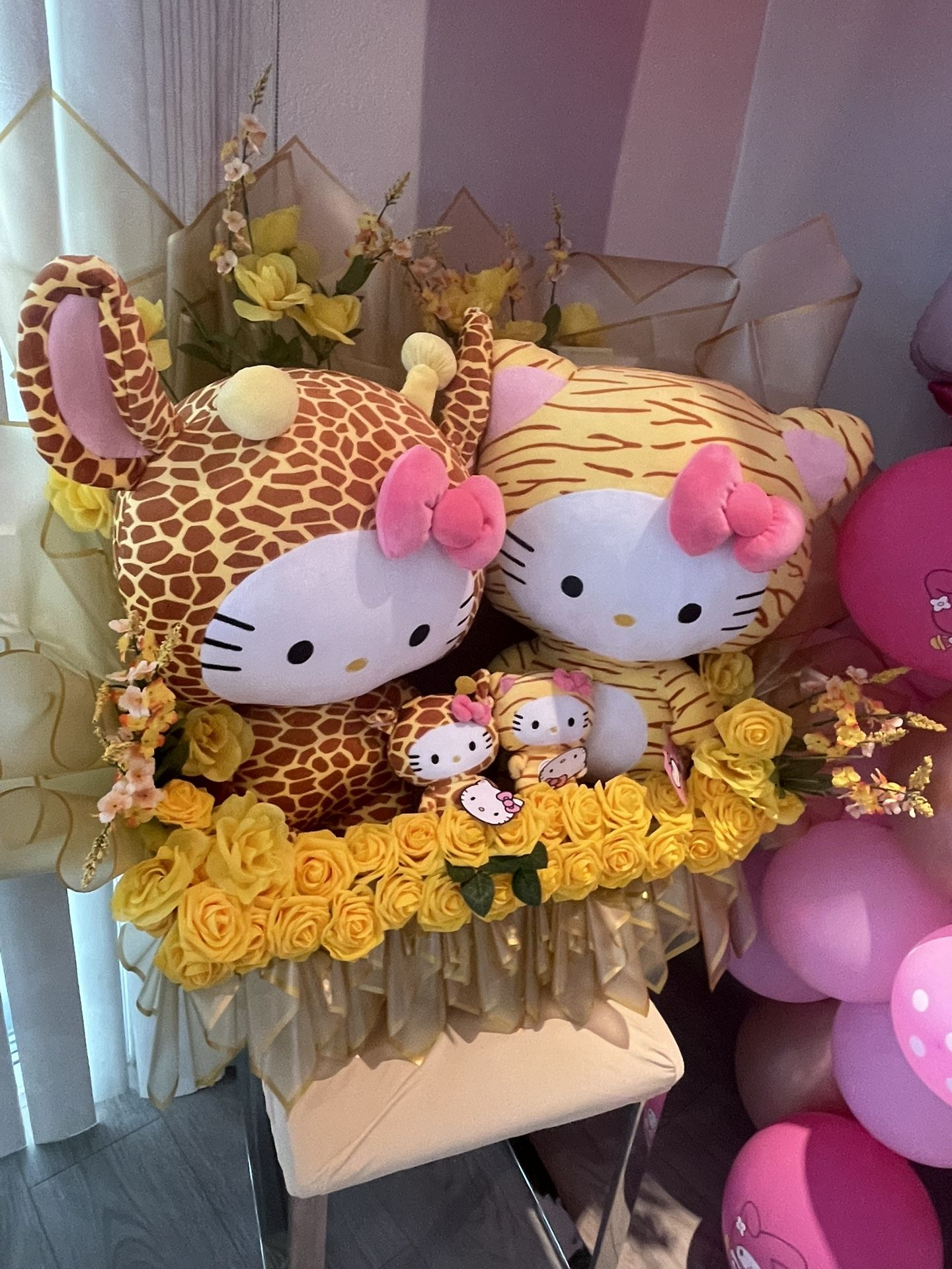 Huge Hello Kitty 
