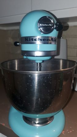 Kitchen Aid Stand Mixer w/ food grinder, slicer and shredder, and fruit and  vegetable strainer attachments. for Sale in Canton, OH - OfferUp