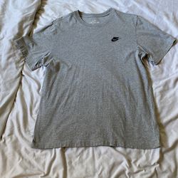 Nike (Men’s Size Medium) NEW