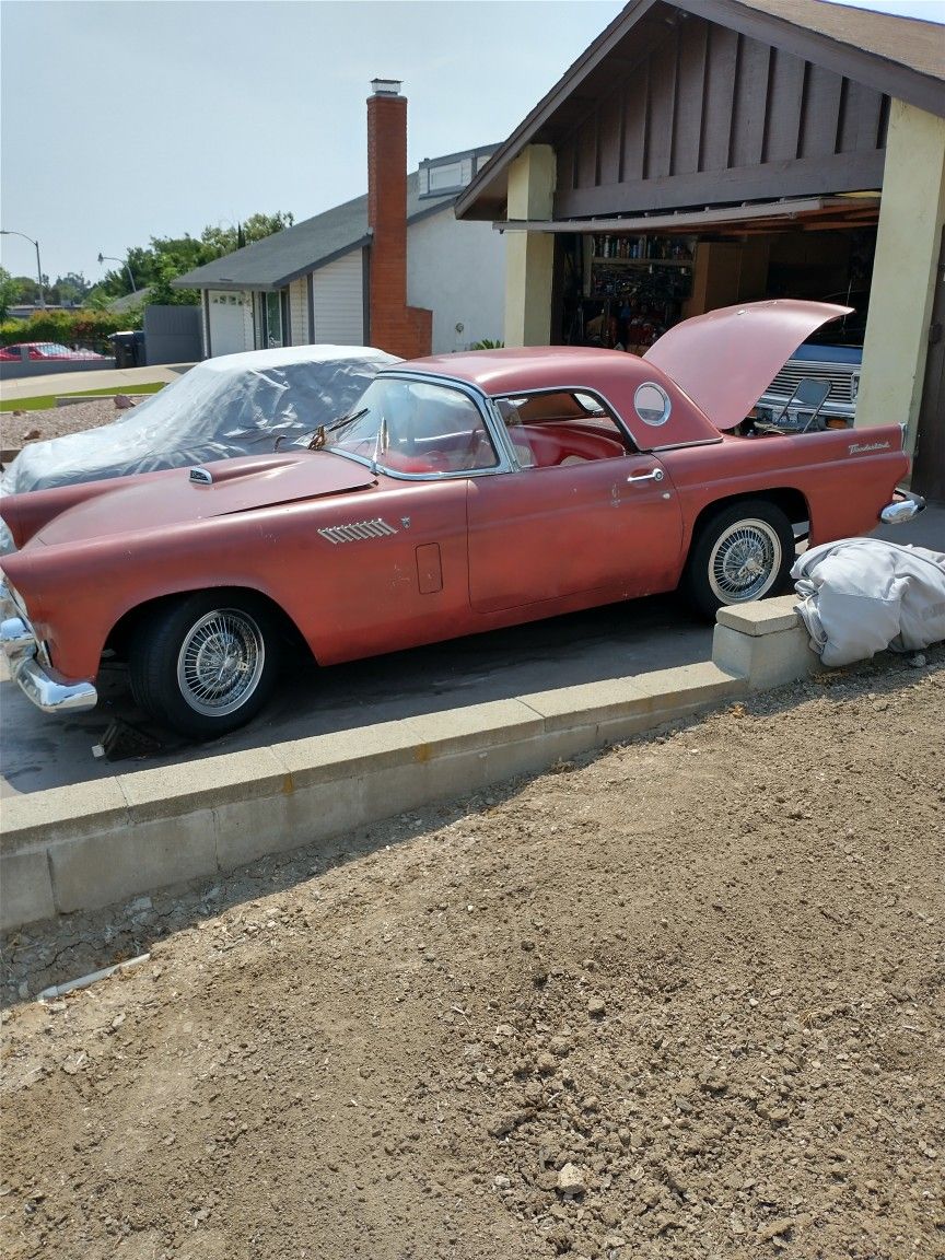 1956 Ford Thunderbird