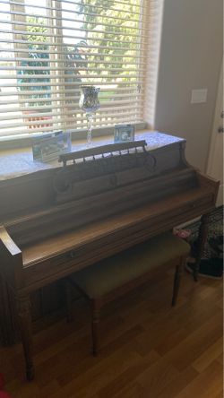Wurlitzer Piano