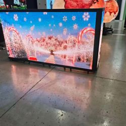 Six-Fold LED DJ Booth