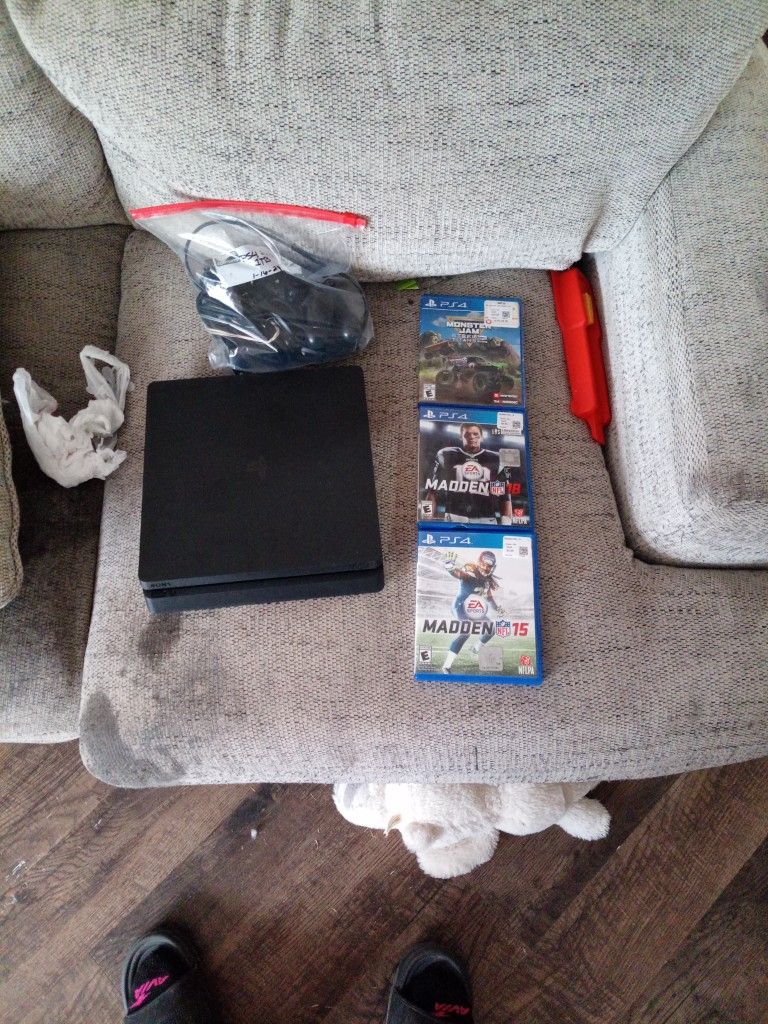 PS4 Slim Brand New