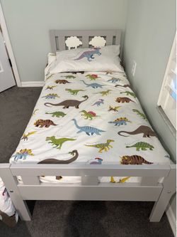 Toddler bed
