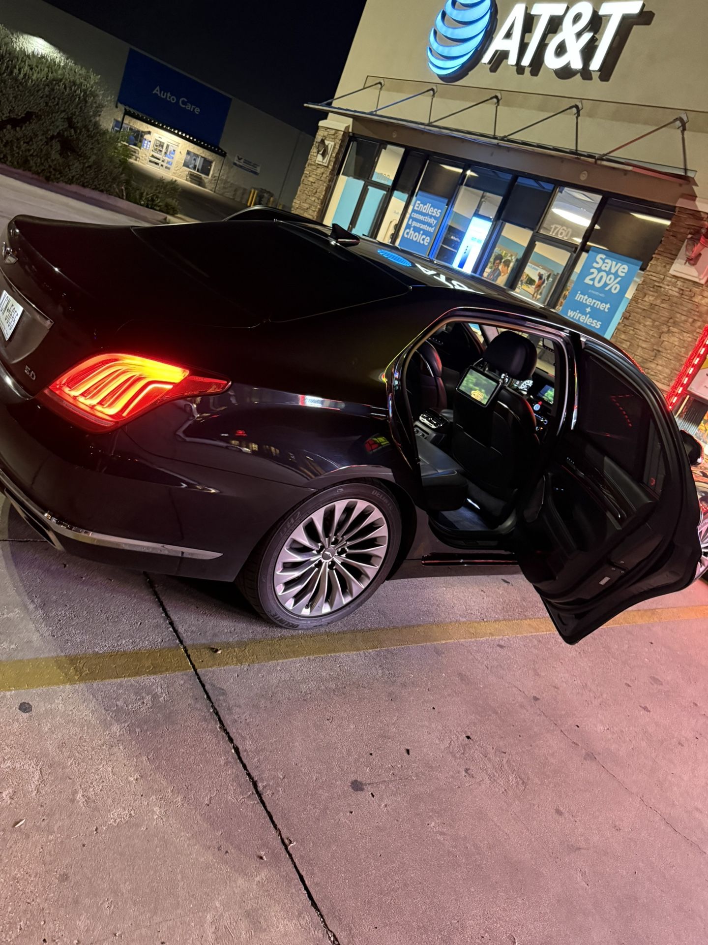 2018 Genesis G90