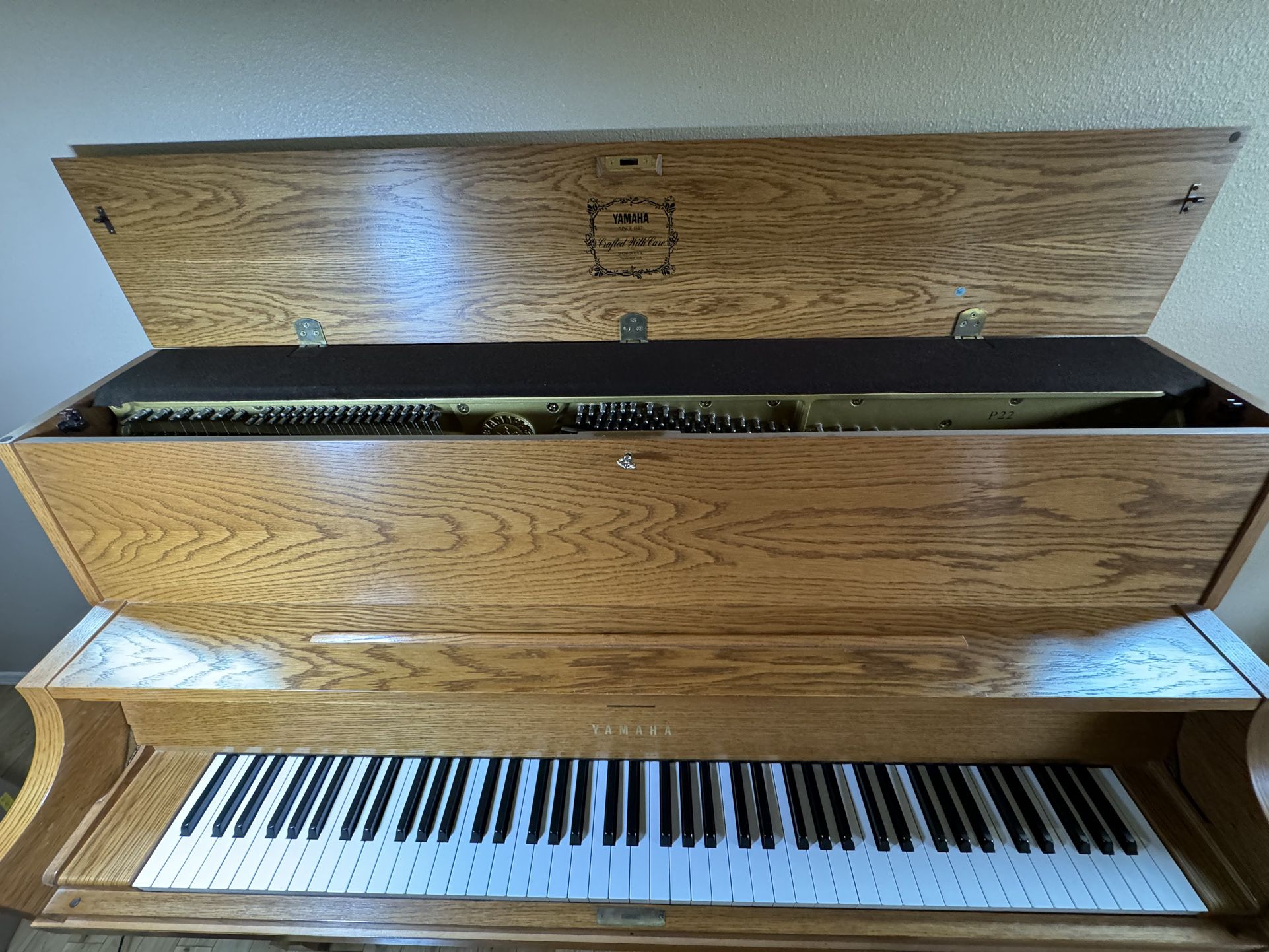 Yamaha P22 Oak Acoustic Upright Piano