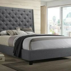 Chantilly Gray Upholstered Queen Bed

