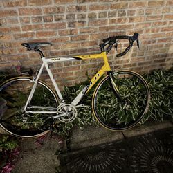 Fuji Race Ave Team Bike 1000$