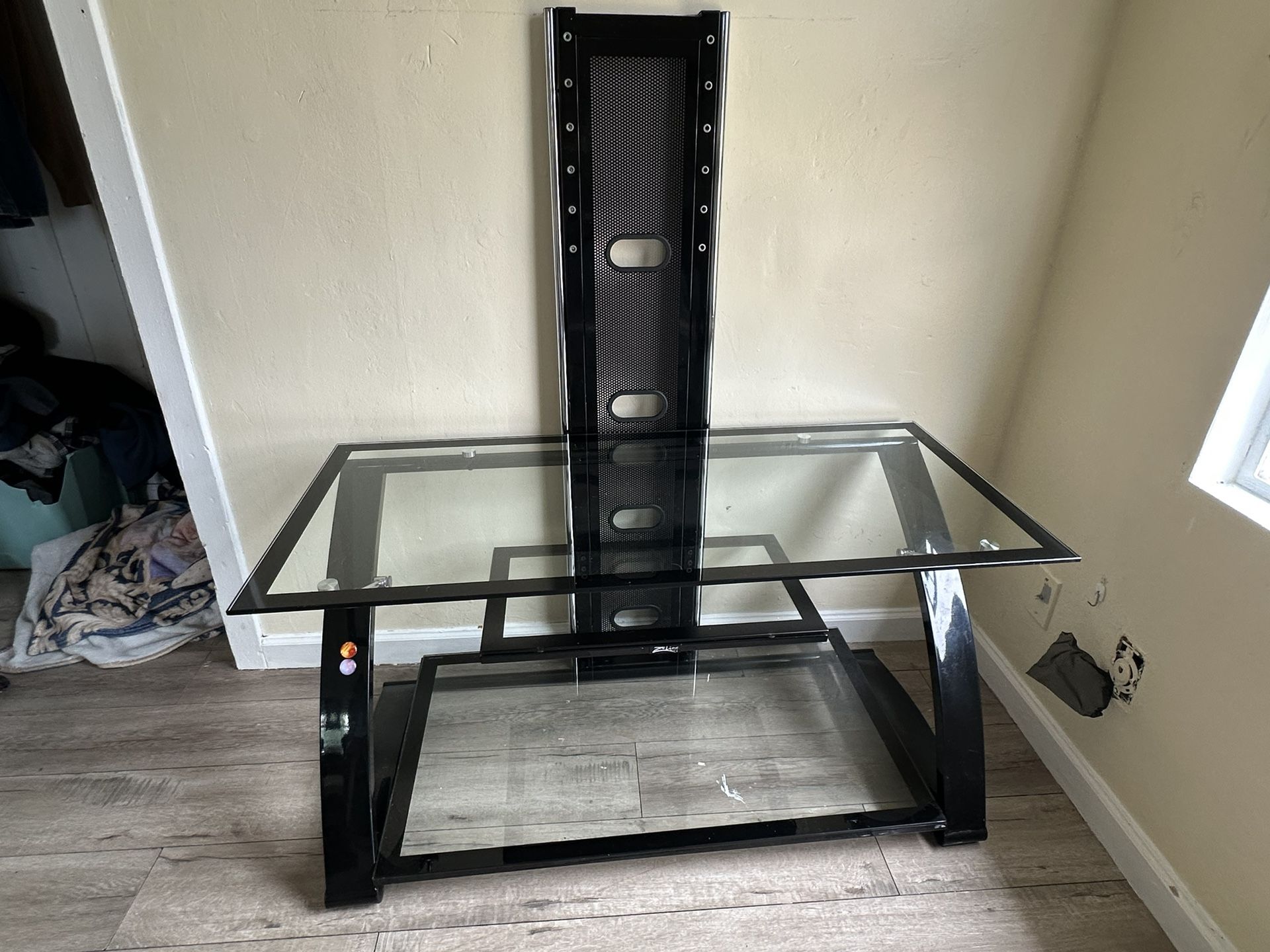 TV mount