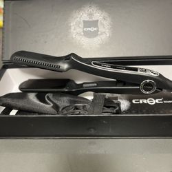 Croc hair straightener