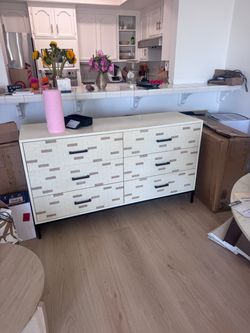 Living Spaces Elden II Dresser 6-Drawer White Mosaic