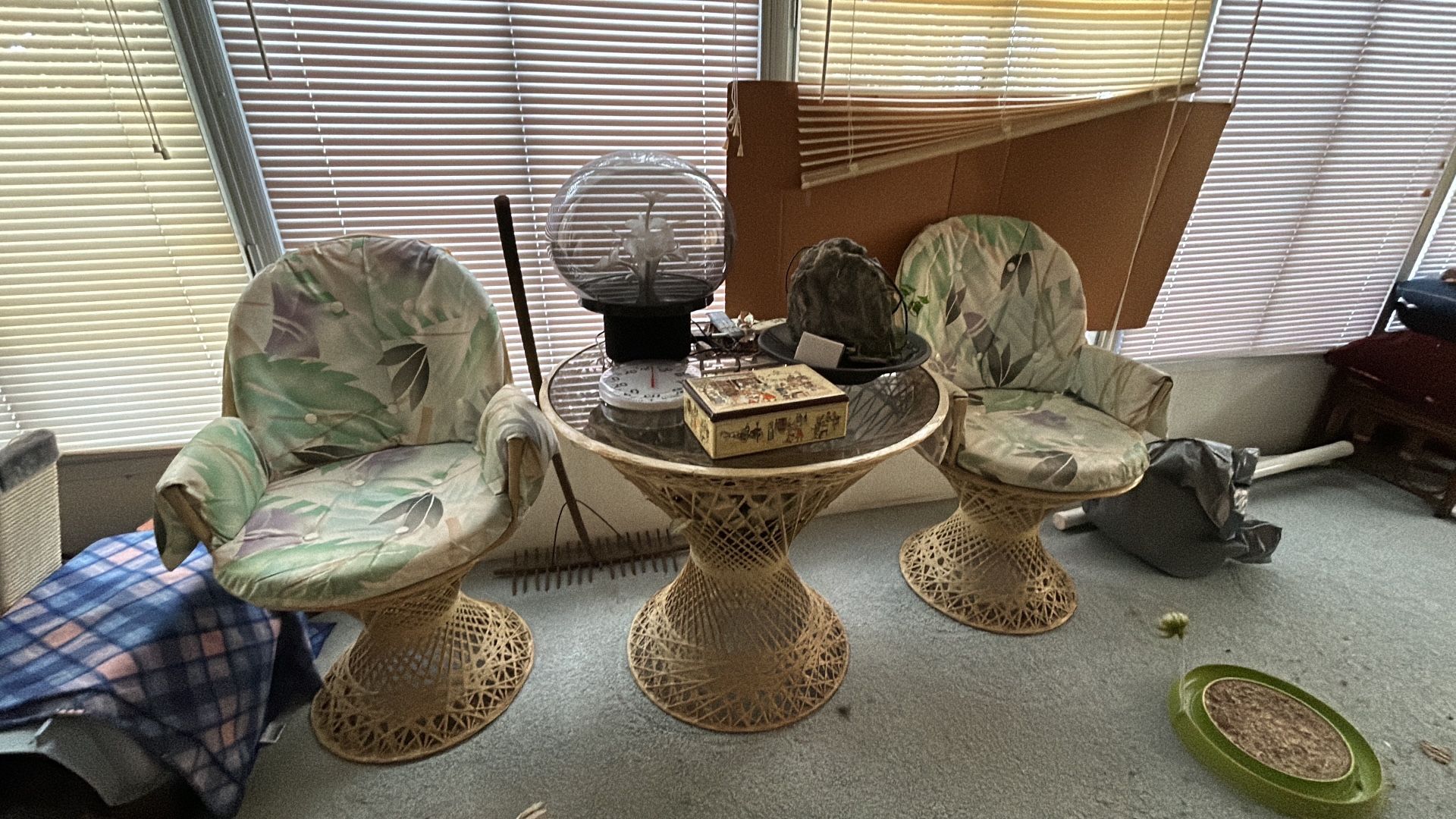 White Wicker Style Patio Furniture