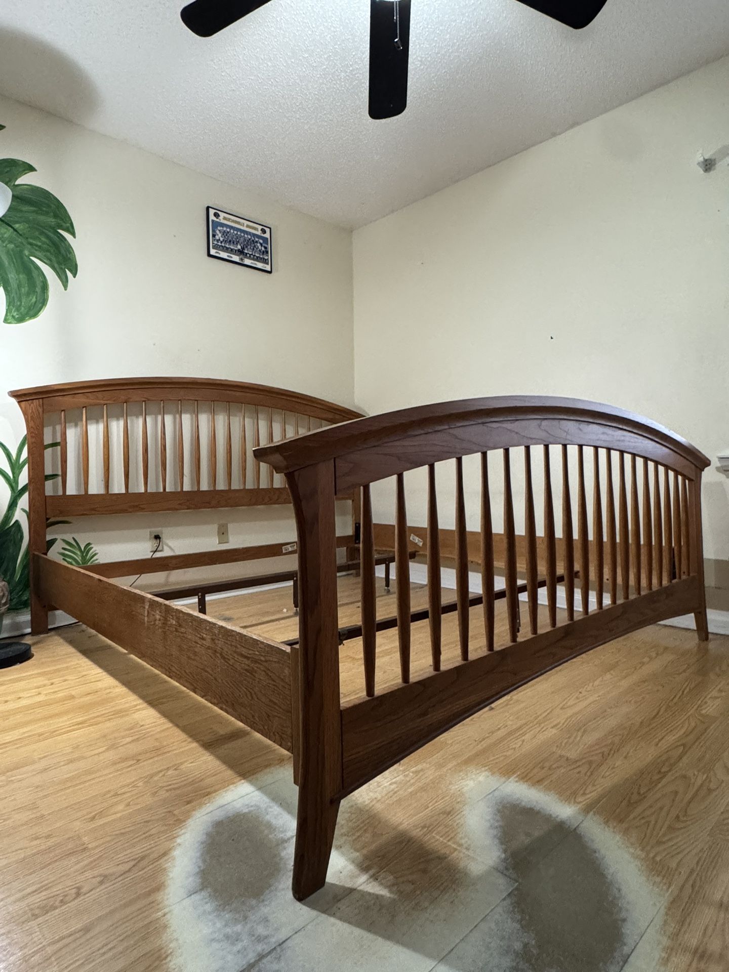 King size Bed Frame! Solid Oak Spoke Frame Style Footboard & Headboard CAN DELIVER! 