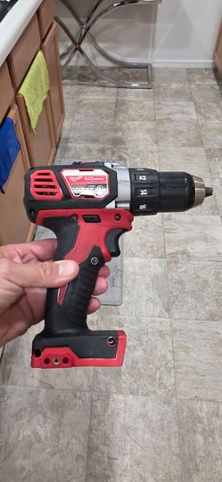 MILWAKEE DRILL DRIVER