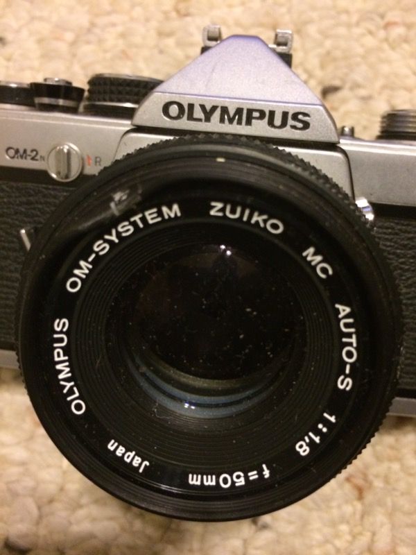 Olympus OM-2 35mm Zuiko 50mm