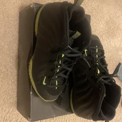 Nike little posite black and lime green