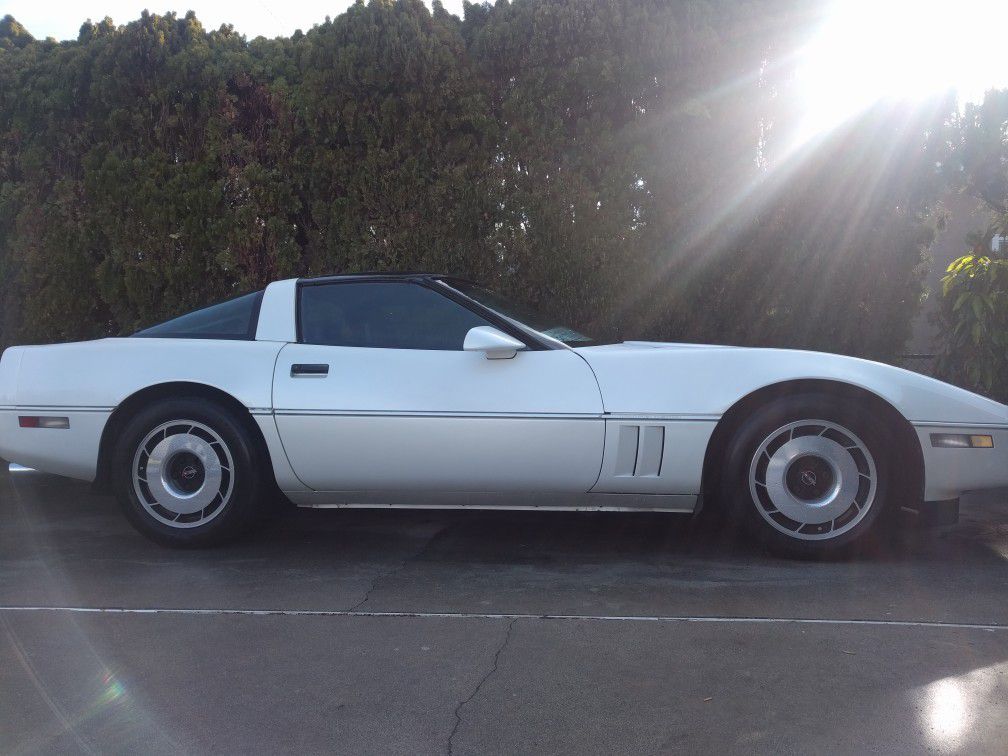 85 Chevy Corvette classic car, smog cert ready