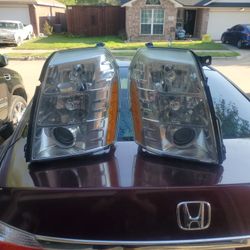 Head Lights 2014 Cadillac Escalade 