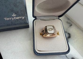 Chevrolet 10k gold ring. Mark of excellence