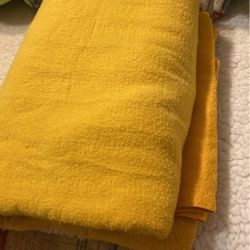 Yellow Jc Penny Electric Blanket 