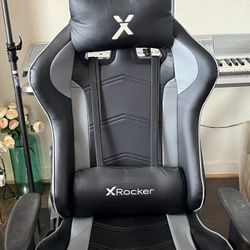 Black Gaming Chair 