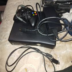 Xbox 360 Slim 250GB Wired Controller And Has Games