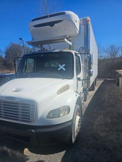 2013 Freightliner M2 106 – 26ft Box Truck (Non-CDL)