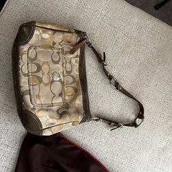 COACH Shoulder Bag-Authentic-Excellent Condition 