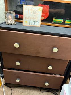 Chest of drawers (2)