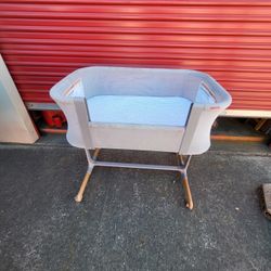  Skip Hop Cozy-Up 2-in-1 Bedside Sleeper & Bassinet. 
