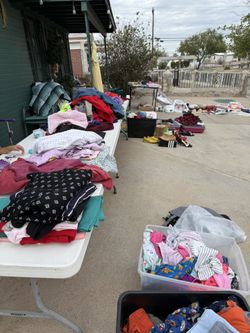 Yard Sale Hoy! 10/11