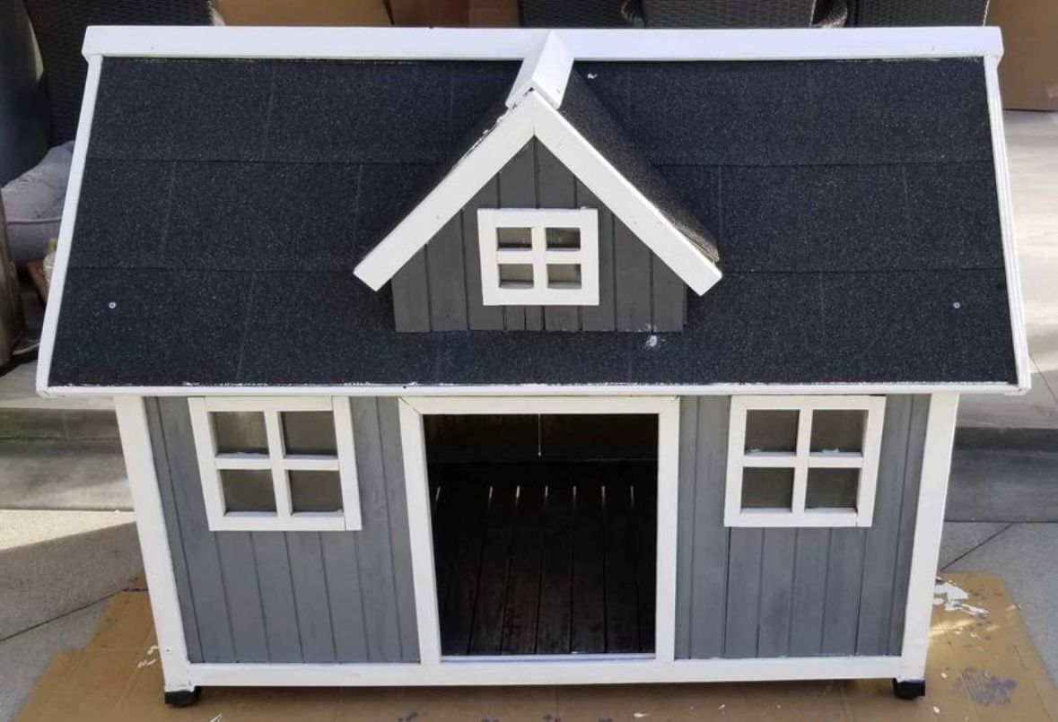 Wood Dog House