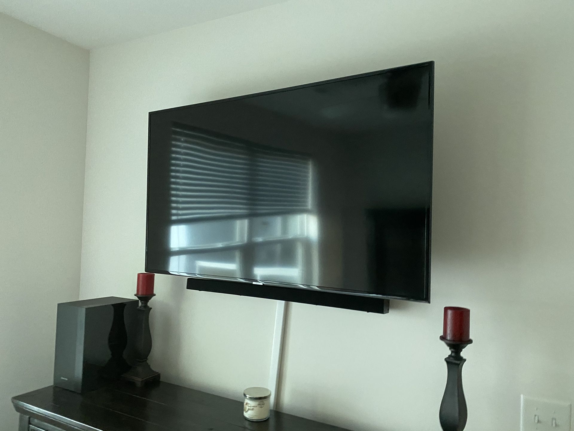 55 in Samsung with tv mount