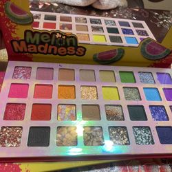 Paletas De Maquillaje Each $25